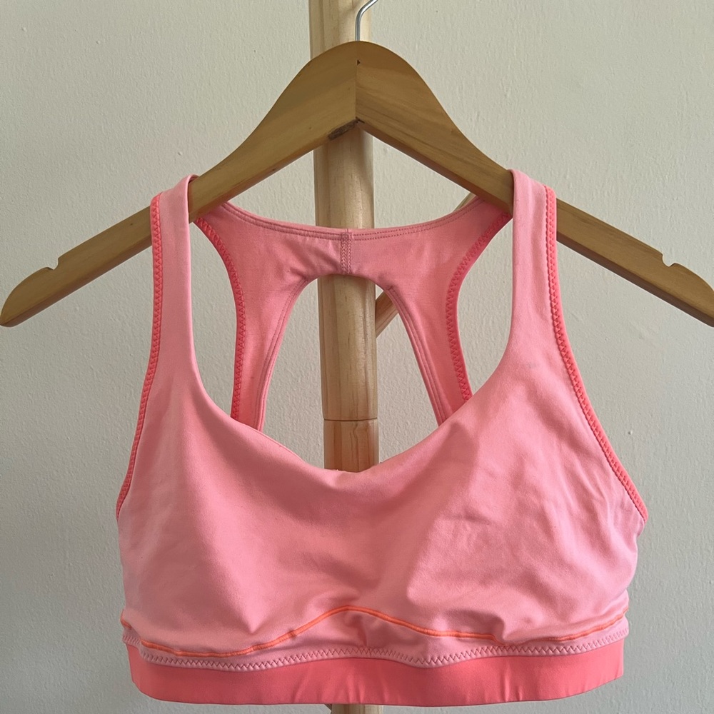 Lululemon bra size 12 with mini pocket.
